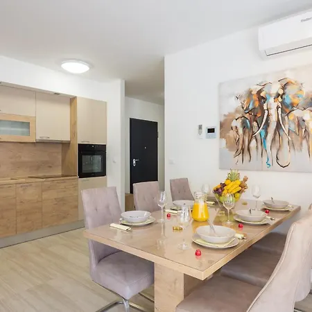 Mintos Luxury Apartament