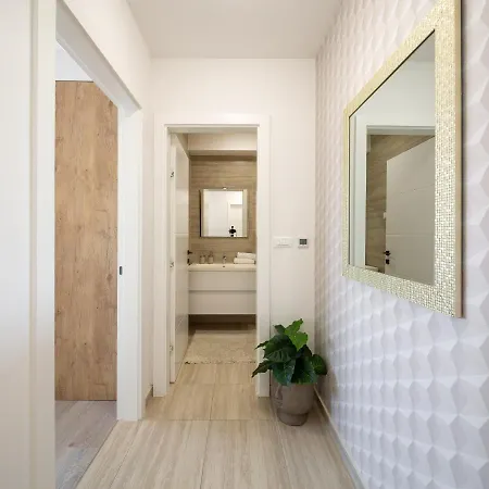 Mintos Luxury Apartament Podstrana