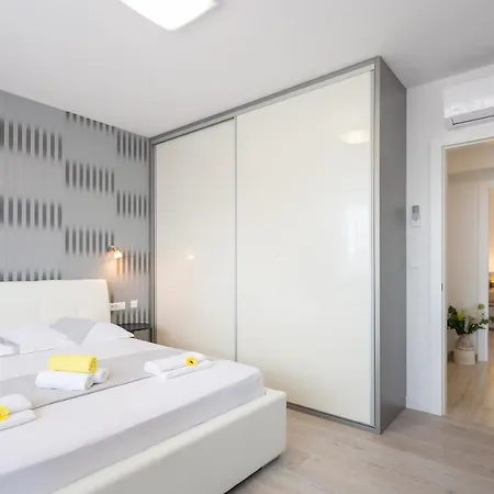 Mintos Luxury * Podstrana