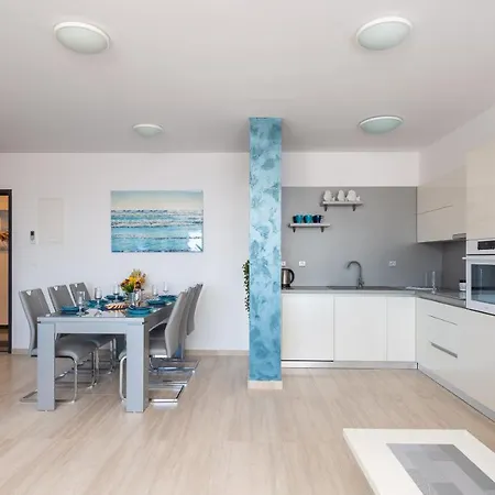 Mintos Luxury Apartman *