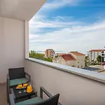 Mintos Luxury Apartamento Podstrana