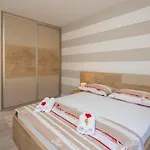 Mintos Luxury Apartamento *