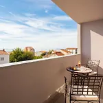 Mintos Luxury Apartamento