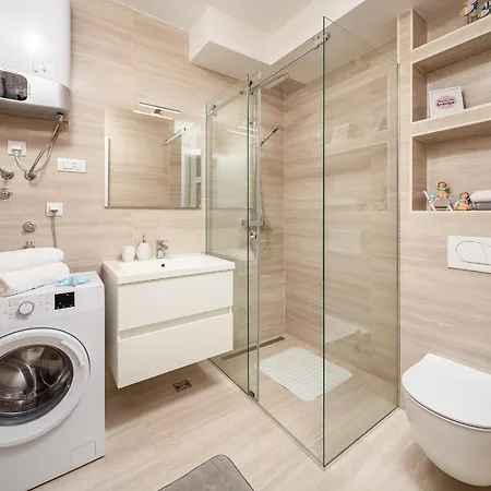 Mintos Luxury Apartment *