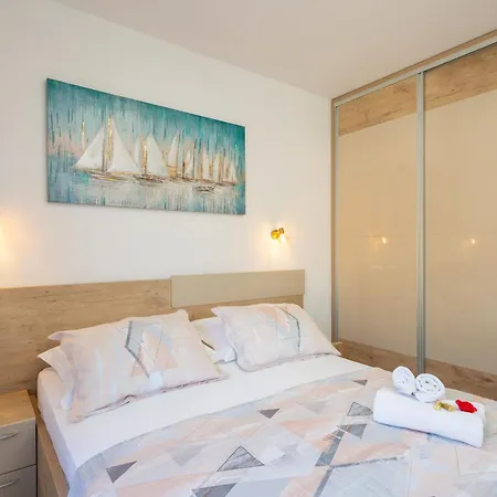 Mintos Luxury * Podstrana